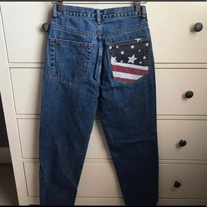 BEAUTIFUL VINTAGE LOOKING MOM JEANS